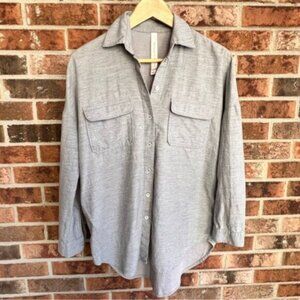 Aritzia Babaton   EUC Utility Pocket Button Down Shirt Wool /Cotton  Size L
